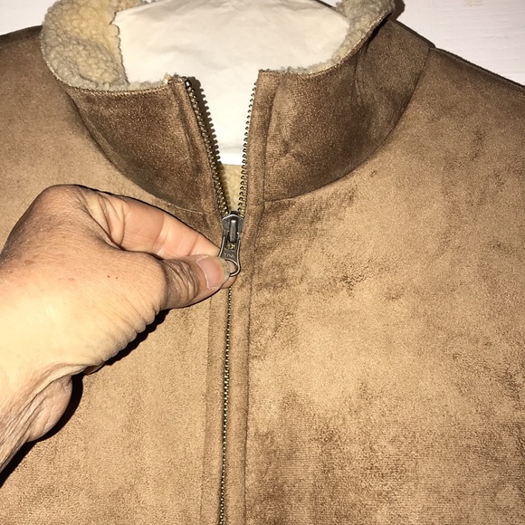 Women’s Faux Suede Sherpa Vest - Picture 2 of 8